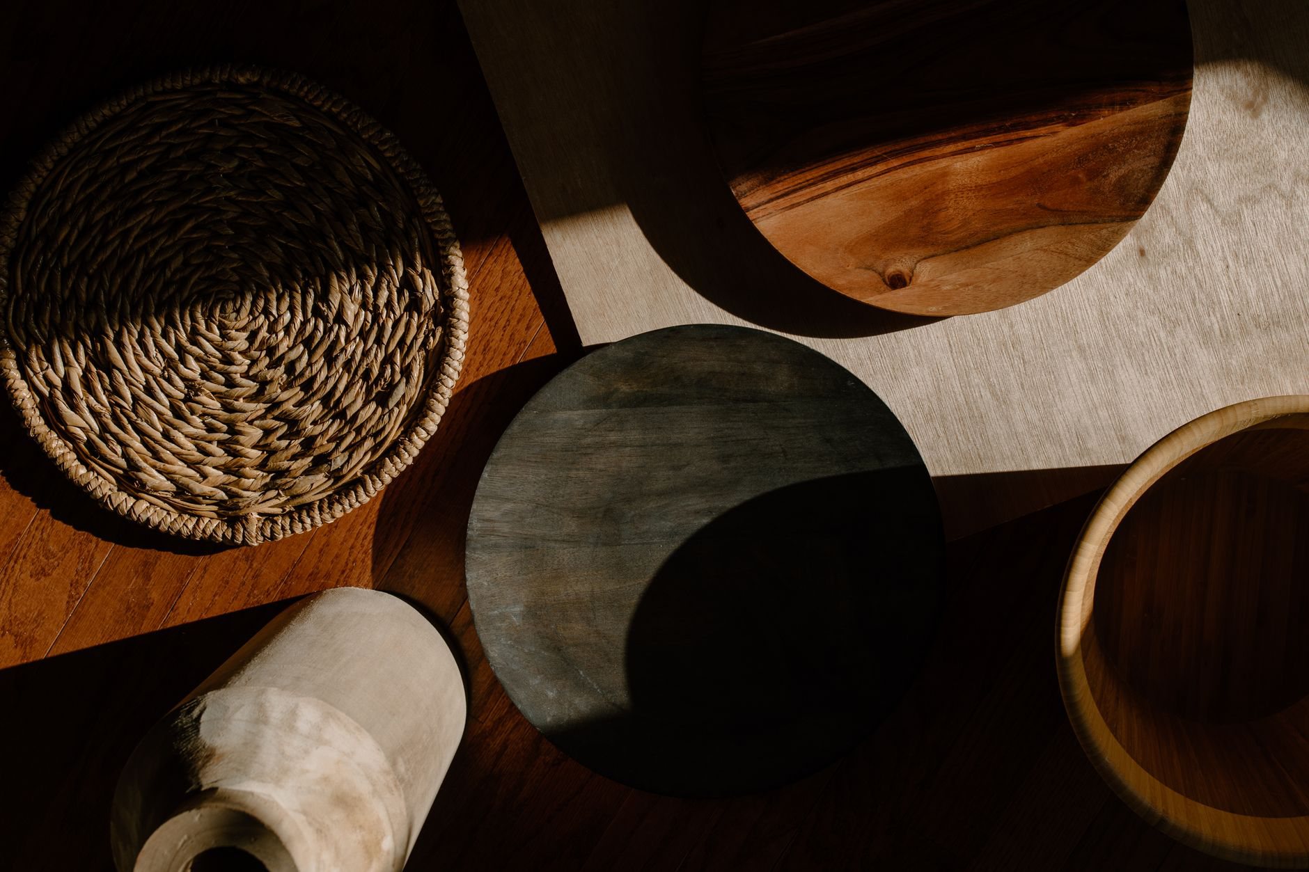 Décoration en teck : accents bois et objets du quotidien