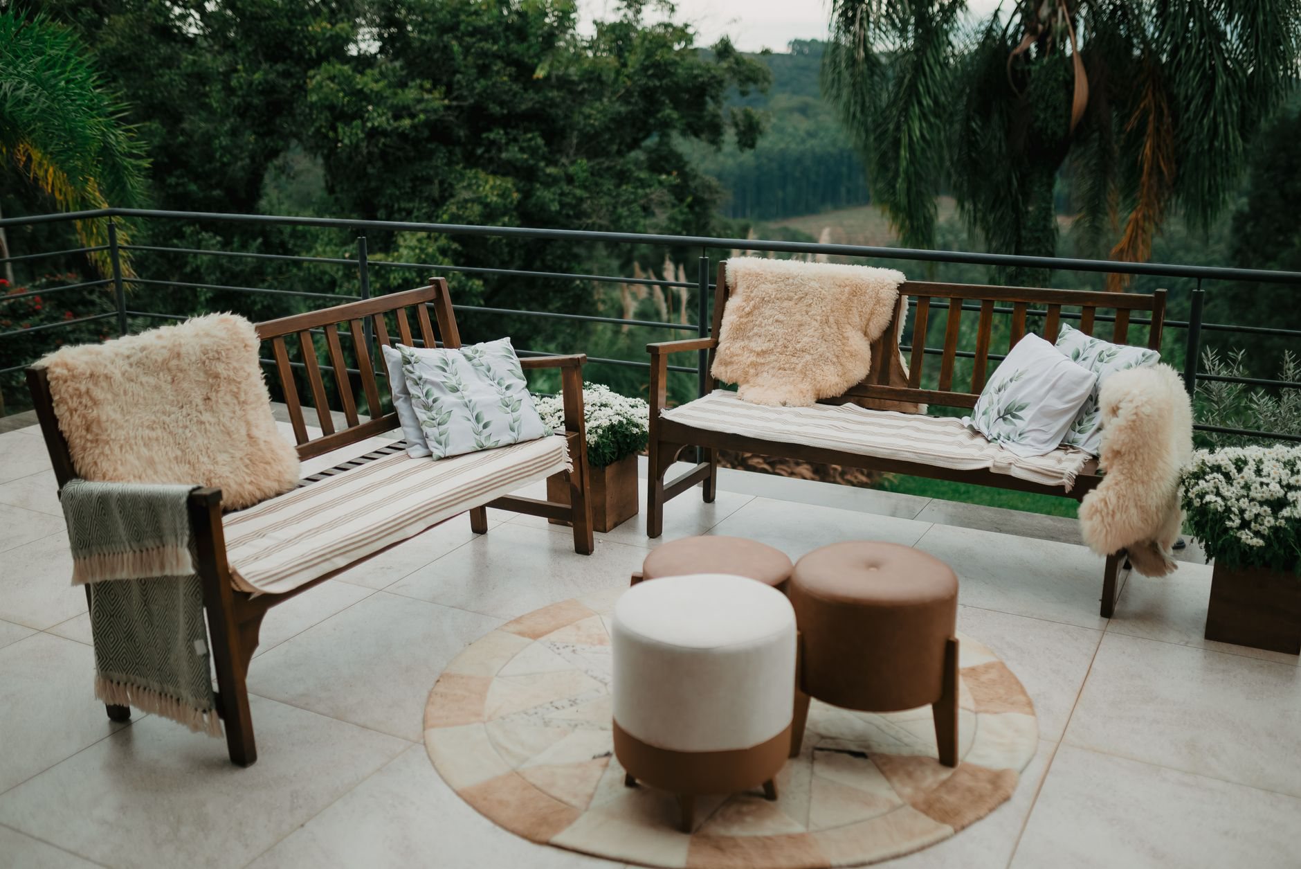 Mobilier de jardin en teck : résister aux saisons